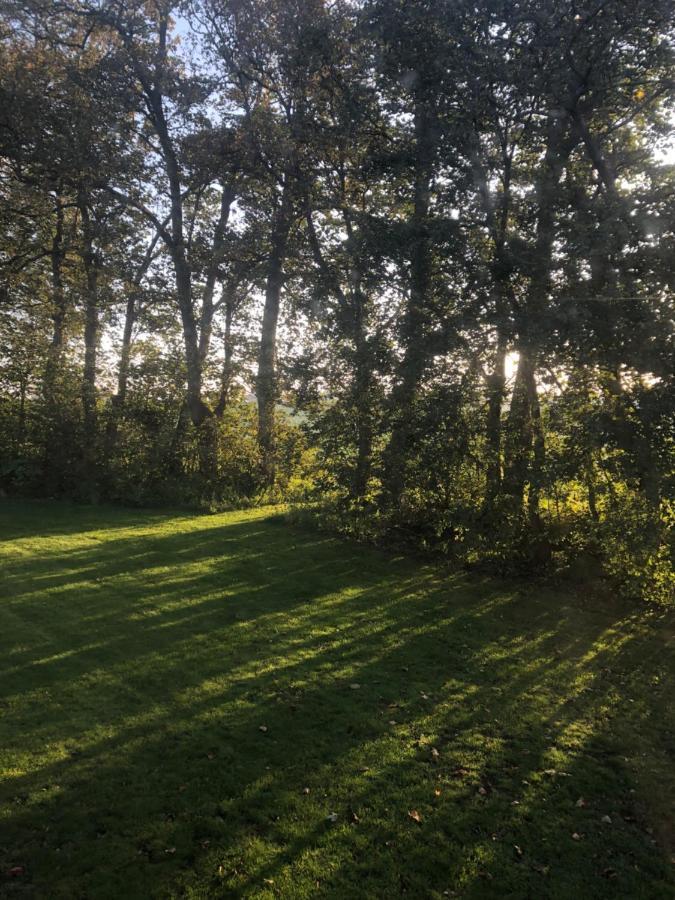 Rosloevs Gard Vackert Boende I En Naturskoen Miljoe. Flyinge Esterno foto